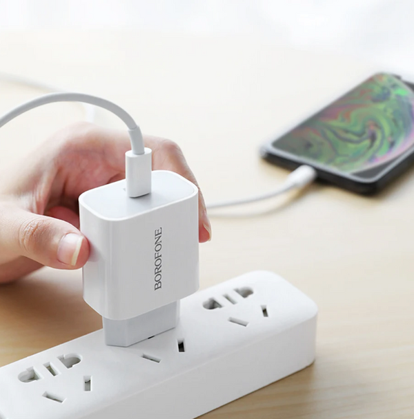 Cargador Rápido USB-C Borofone 20W Compacto